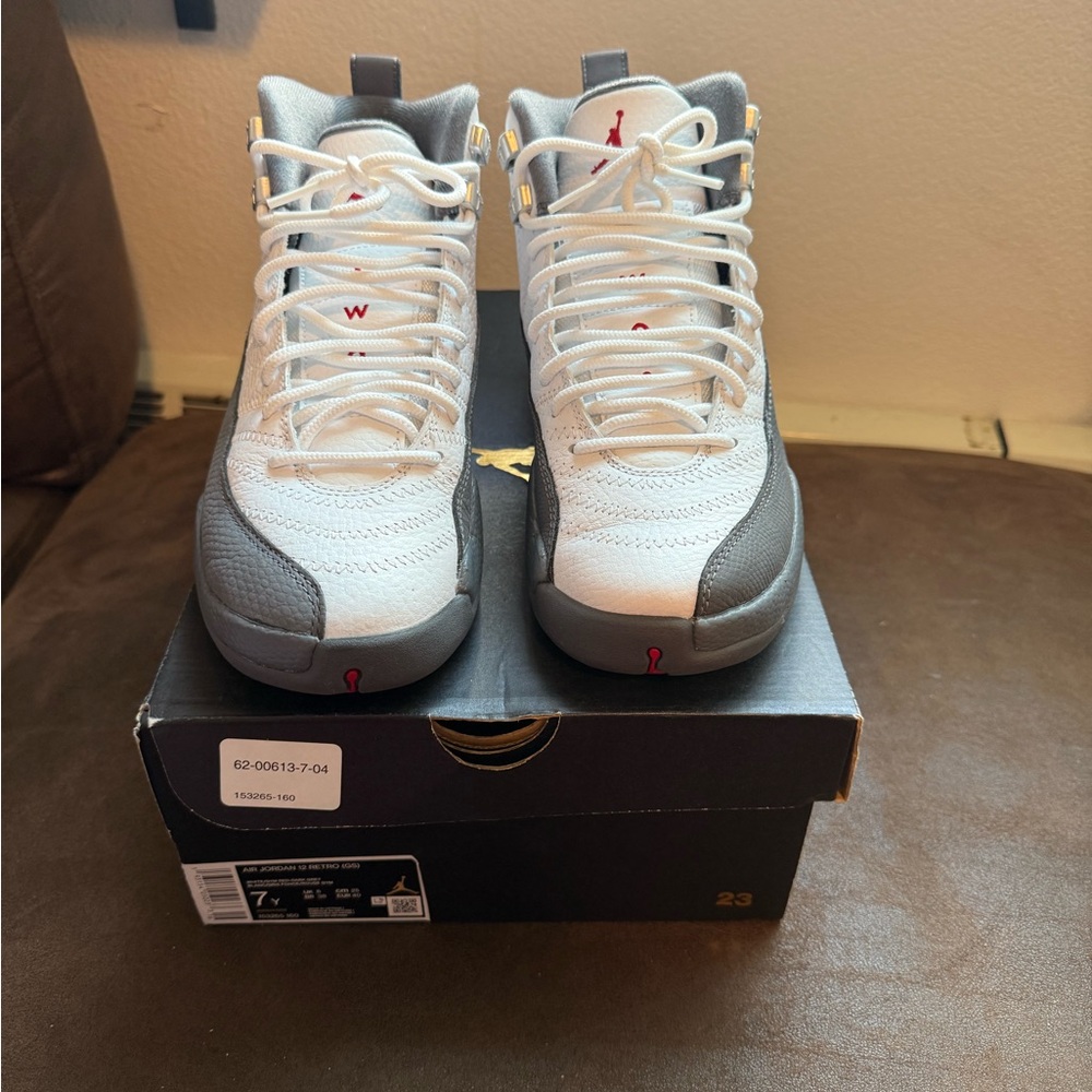 Jordan Kids Shoes - White and Gray
